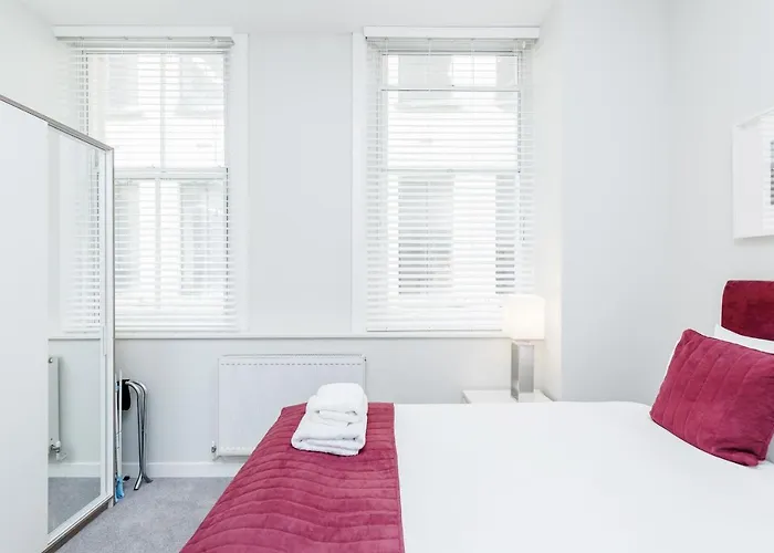 Roomspace Serviced Apartments - Sterling House